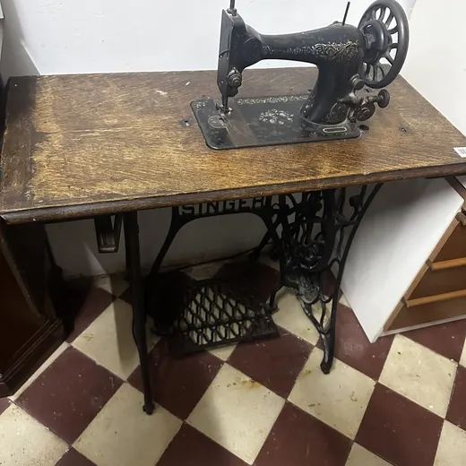 ANCIENNE MACHINE A COUDRE SINGER