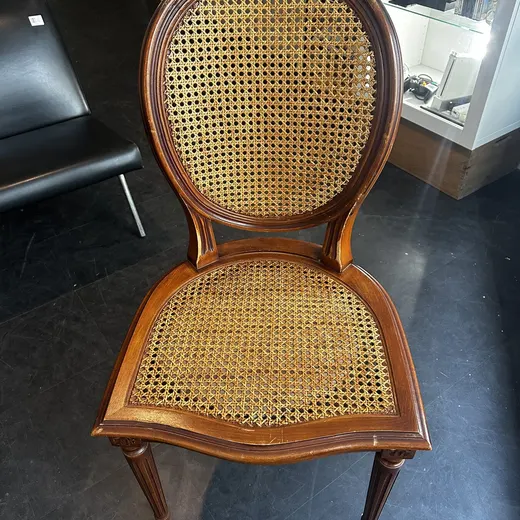 CHAISE AVEC CANAGE DE STYLE  LOUIS XVI TYPE MEDAILLON