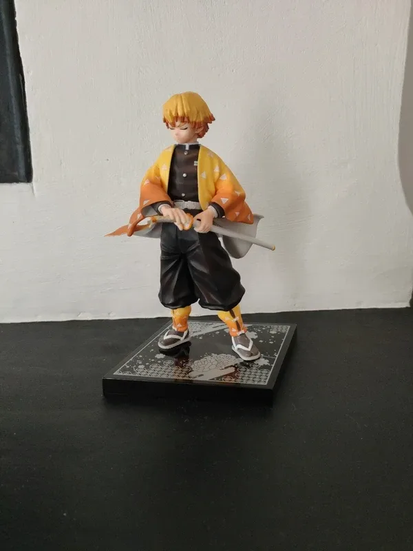 Figurine zenitsu demons layer