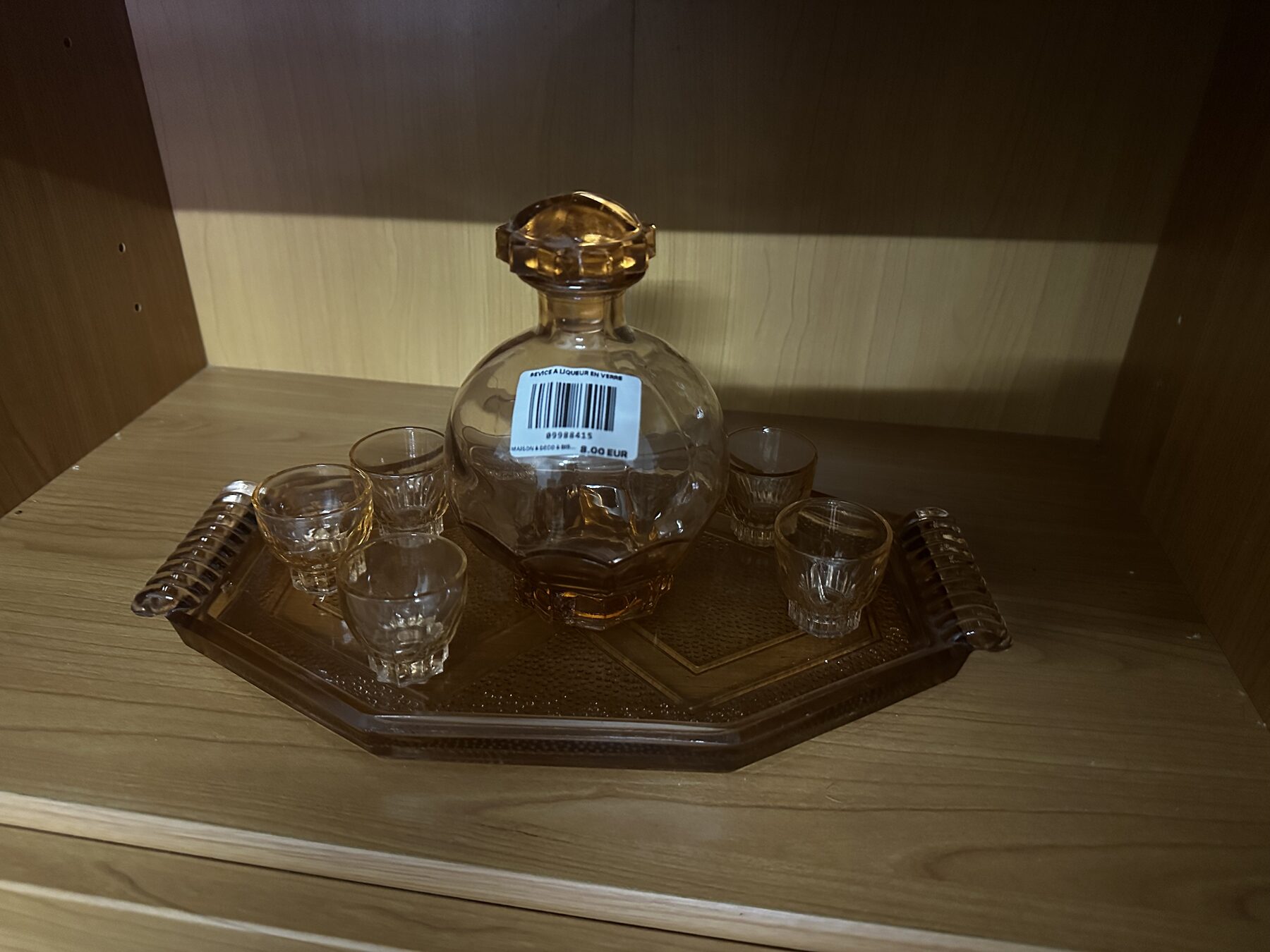 SEVICE A LIQUEUR EN VERRE