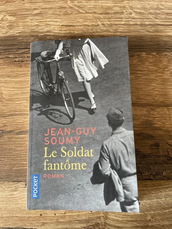 Roman le soldat fantôme de jean guy soumy