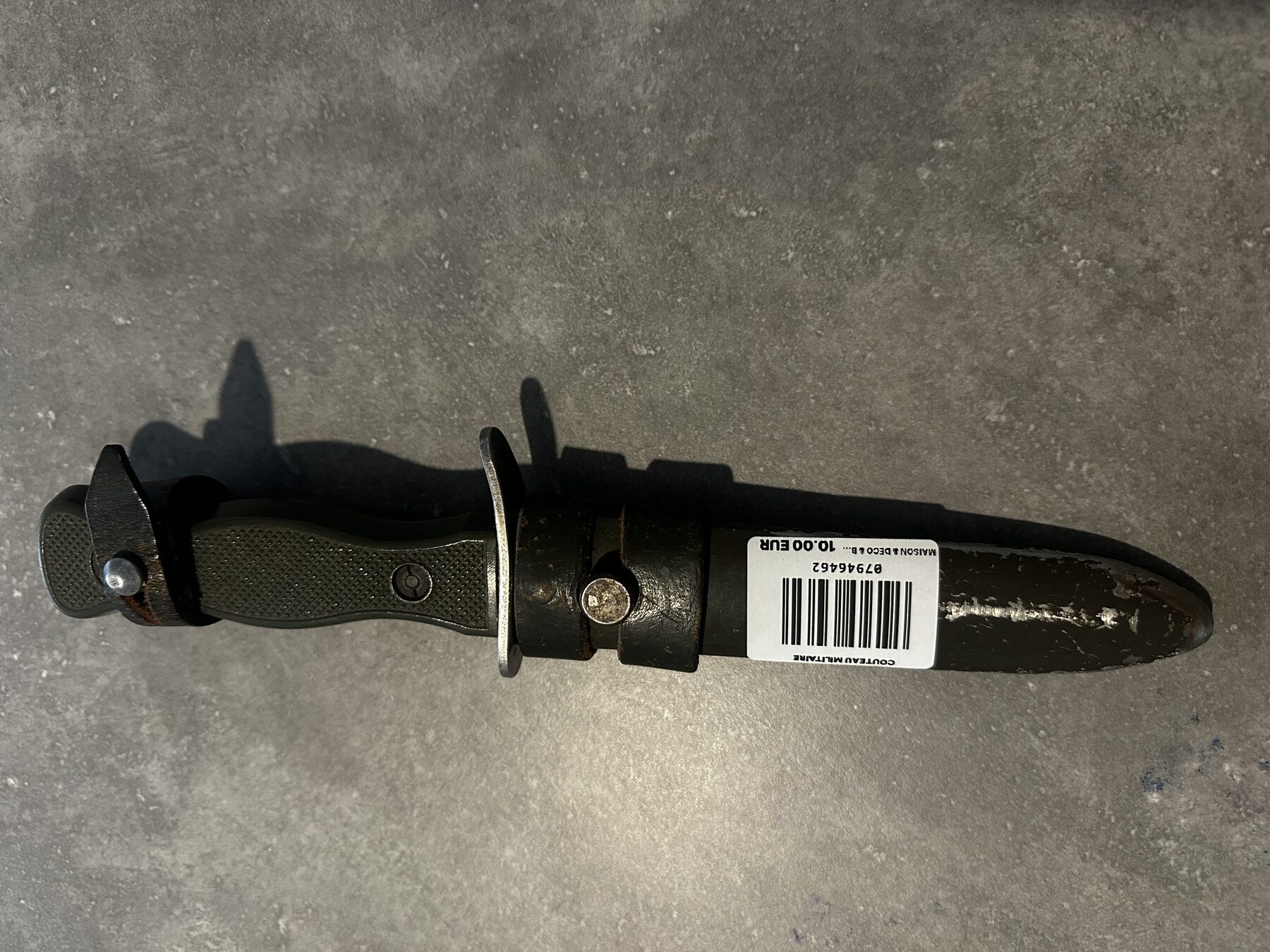 COUTEAU MILITAIRE