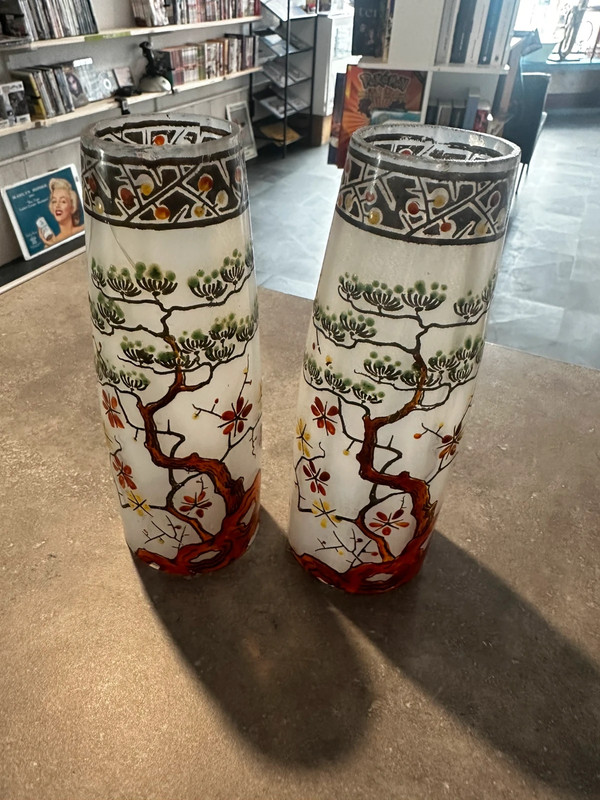Paire de vase décoratif signé JEM