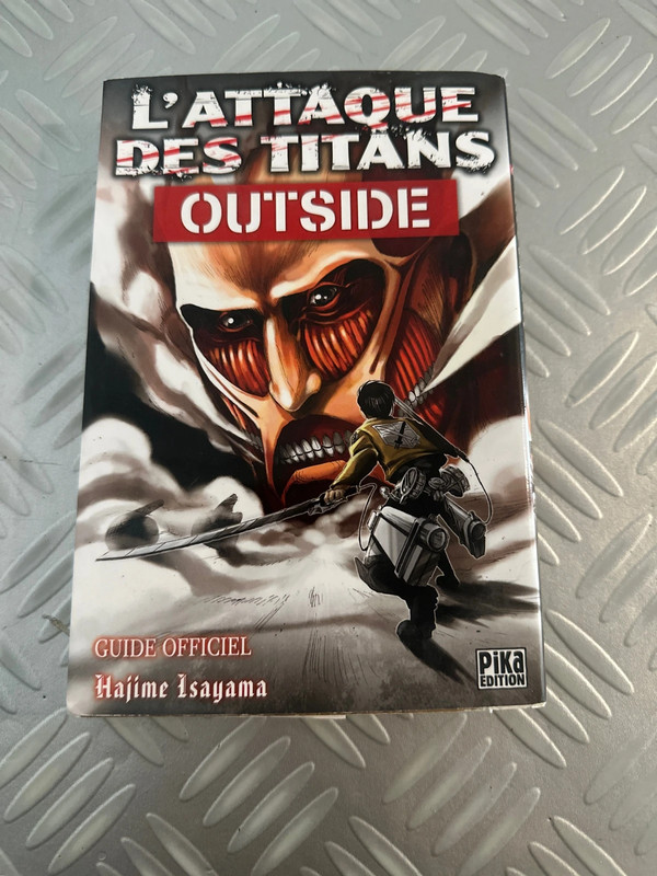 L’attaque des titans outside