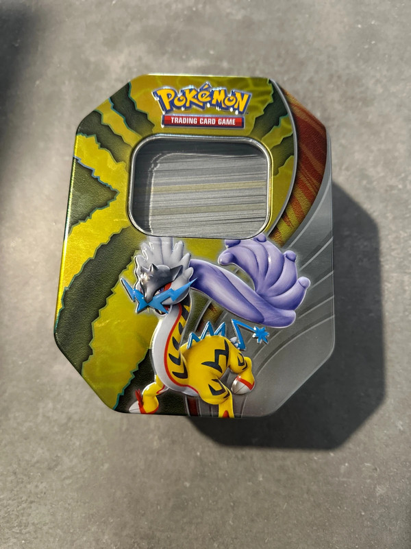 Boîte Pokémon + cartes