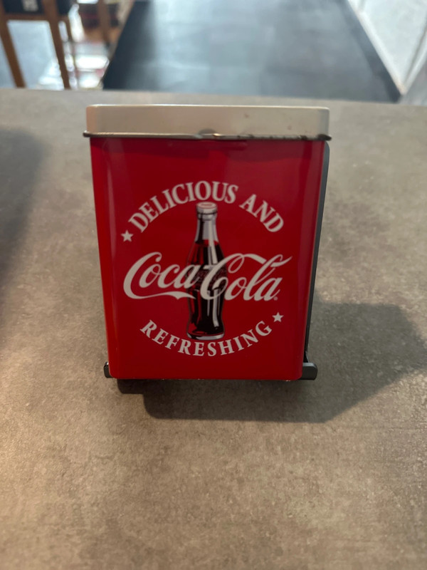 Petite boîte metal coca cola