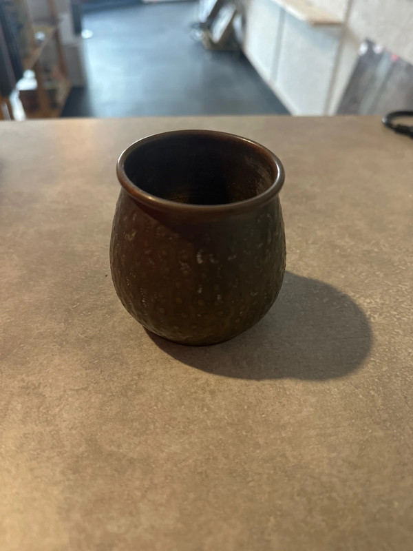 Petit pot métallique