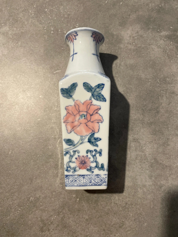 Petit vase motif fleurs